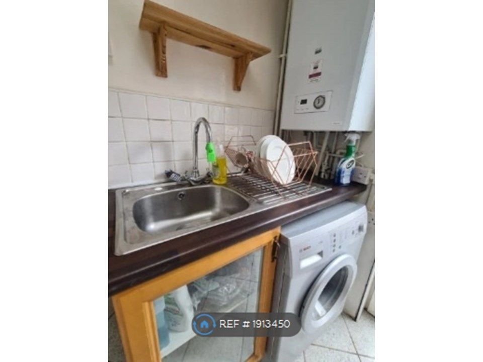 2 bed flat to rent in Easton, Bristol BS5, £1,400 pcm