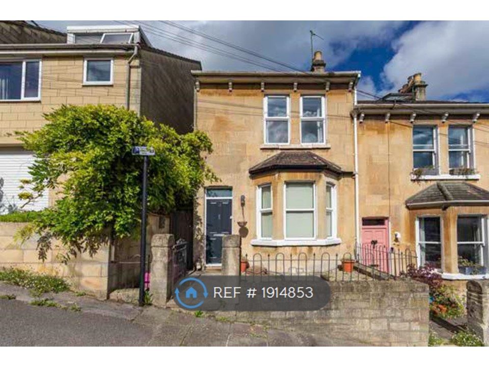4 bed end terrace house to rent in Clarence Street, Bath BA1, £2,596 pcm