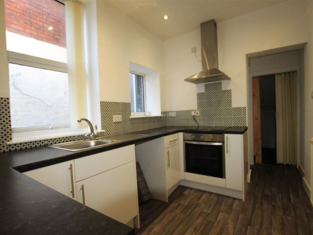 1 bed flat for sale in Station Road, Bamber Bridge, Preston PR5, £95,000