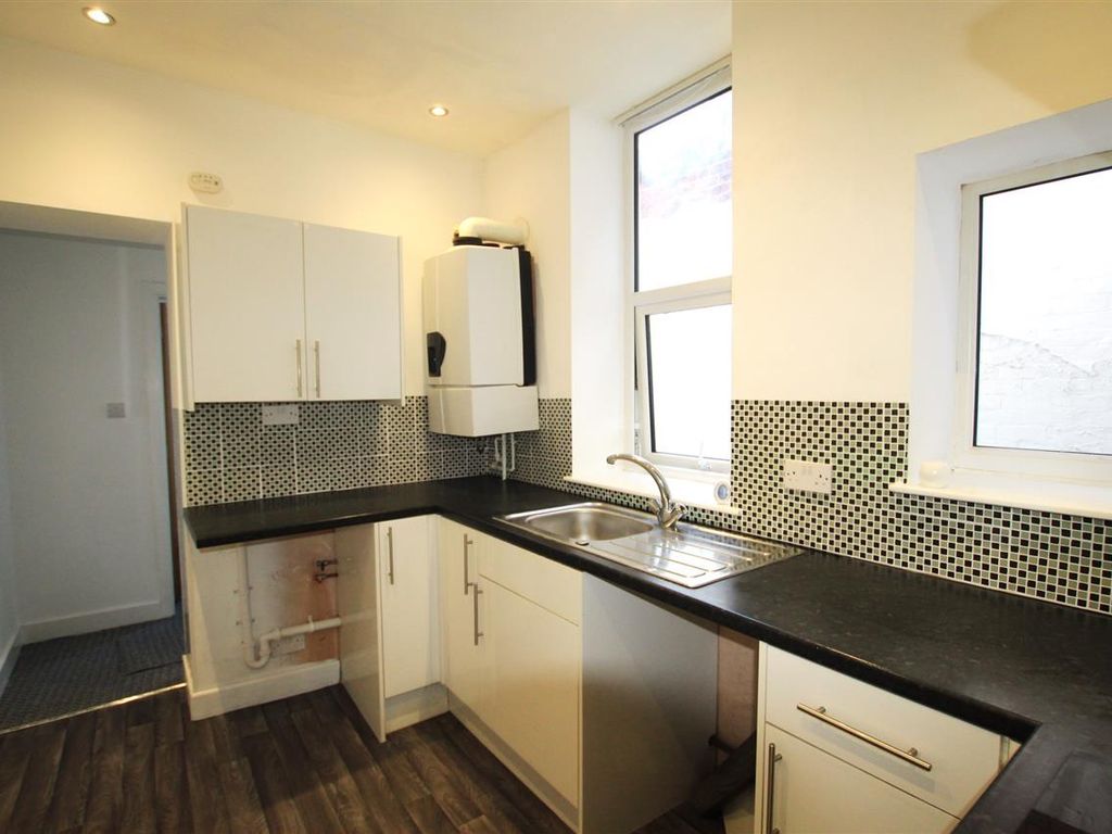 1 bed flat for sale in Station Road, Bamber Bridge, Preston PR5, £95,000