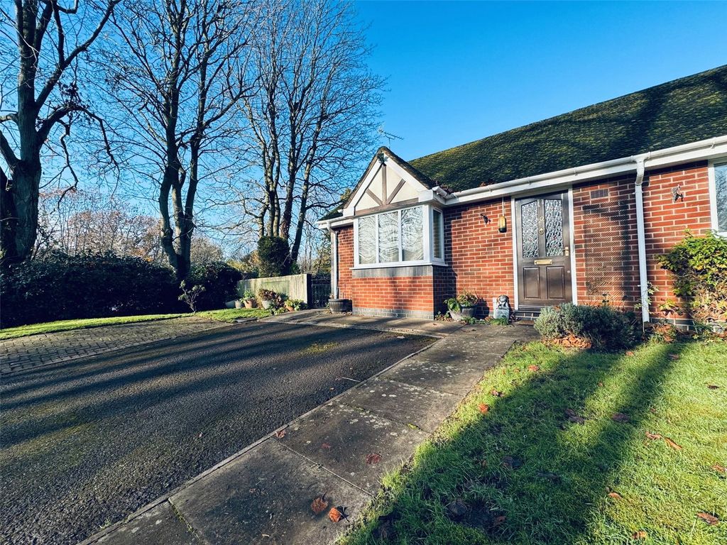 2 bed bungalow for sale in Warwick Road, Solihull, West Midlands B92, £290,000