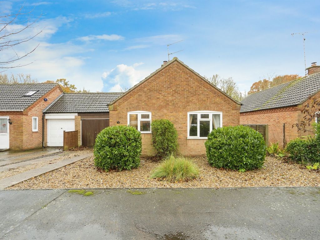 2 bed bungalow for sale in The Cornfield, Langham, Holt NR25, £300,000