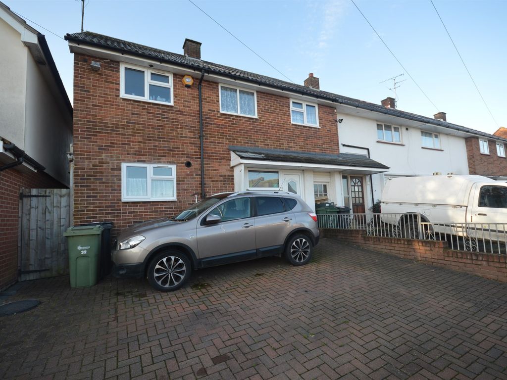 3 bed end terrace house to rent in Milton Avenue, Braintree CM7, £1,500 pcm
