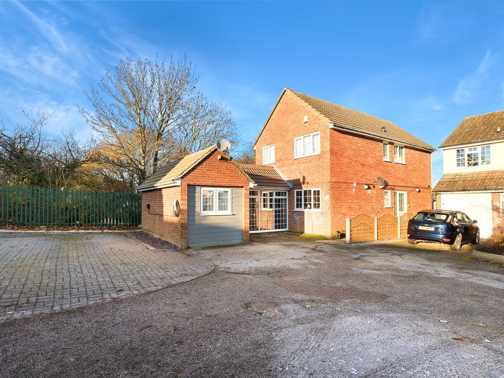 4 bed detached house for sale in Chapel Hill, Halstead CO9, £465,000