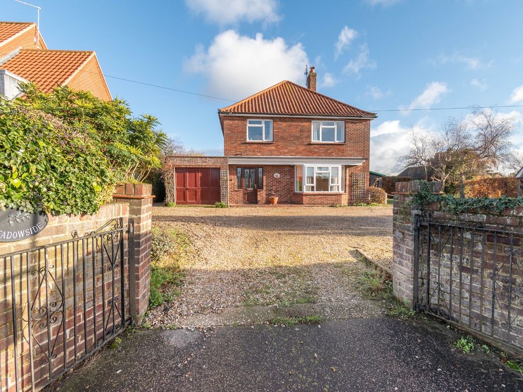 3 bed detached house for sale in Two Furlong Hill, Wells-Next-The-Sea NR23, £685,000