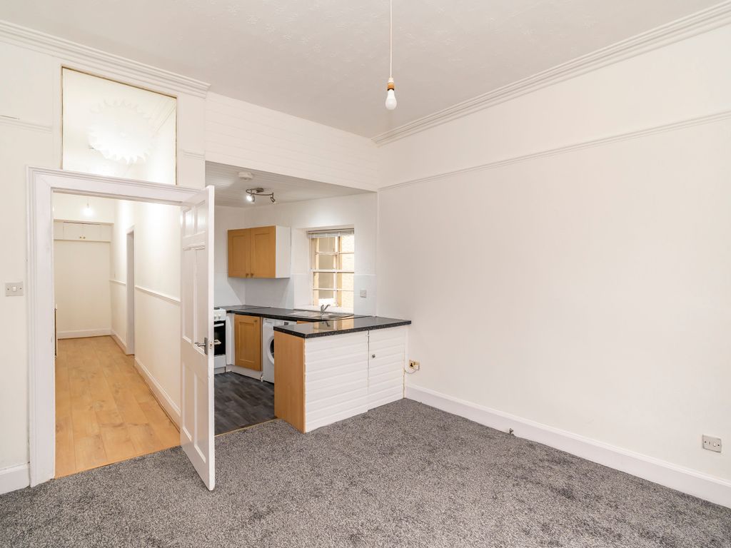 2 bed flat for sale in High Street, Dalkeith EH22, £135,000