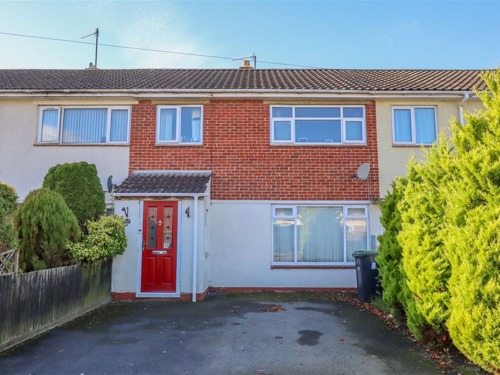 3 bed terraced house for sale in Baydon Grove, Calne SN11, £249,950