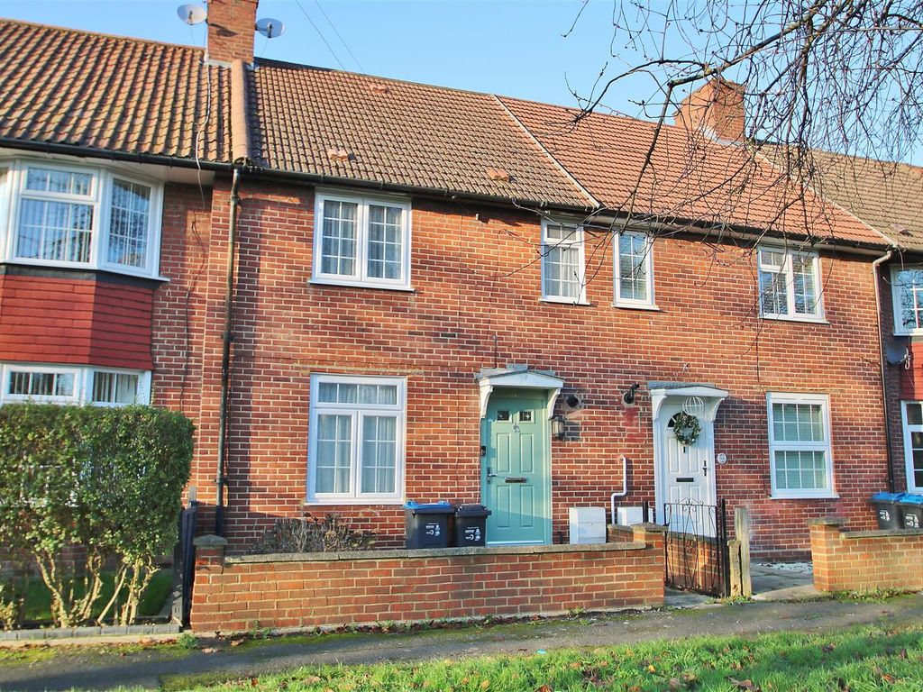 2 bed terraced house for sale in Bishopsford Road, Morden SM4, £400,000
