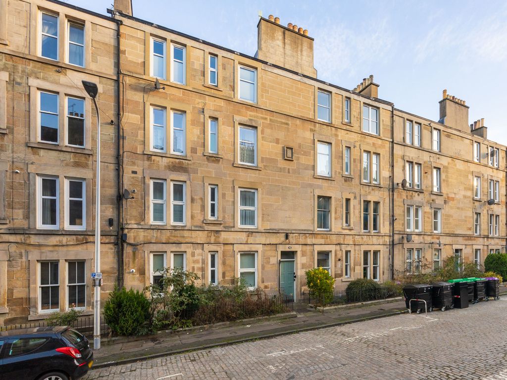 1 bed flat for sale in 15/3 Downfield Place, Edinburgh EH11, £150,000