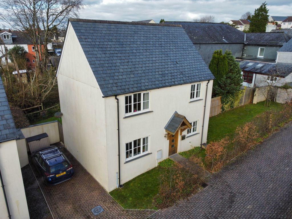 3 bed detached house for sale in Fore Street, Bere Alston, Yelverton PL20, £350,000