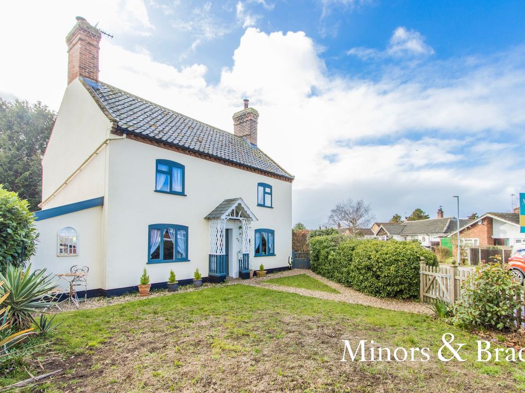 3 bed detached house for sale in Mill Road, Kirby Cane NR35, £375,000