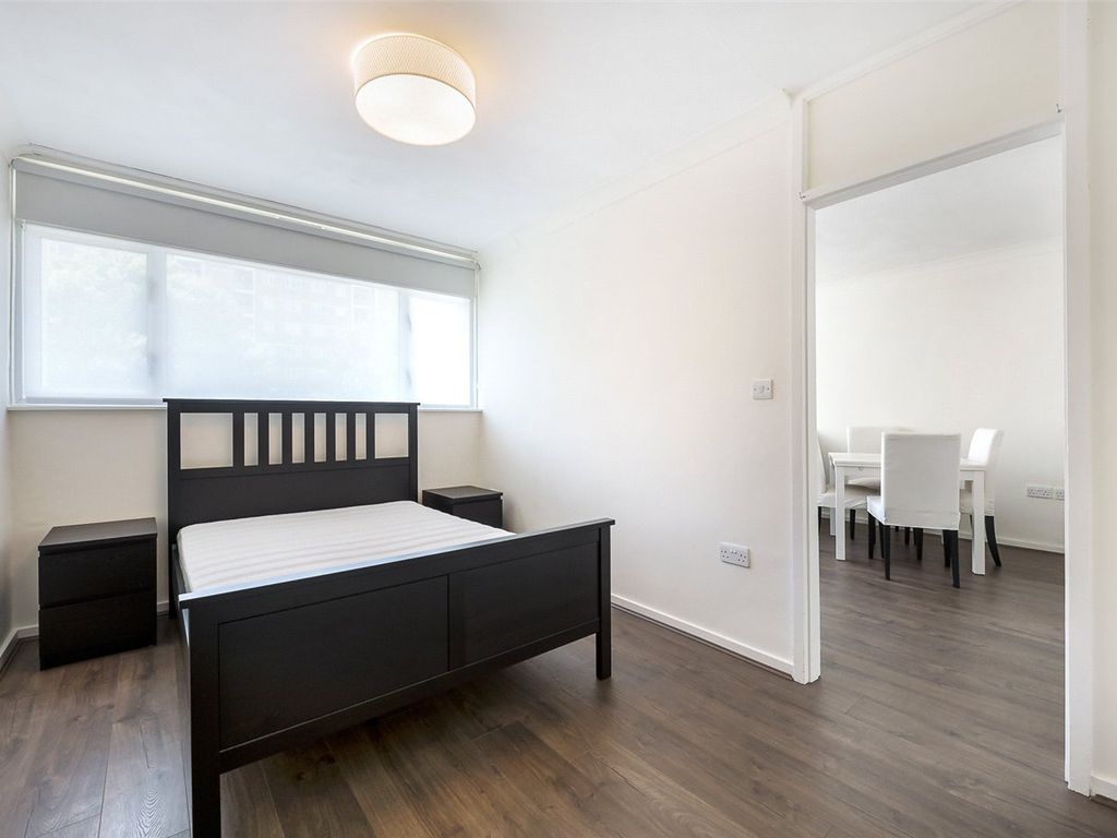 1 bed flat for sale in Churchill Gardens, London, UK SW1V, £439,950