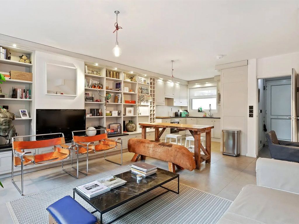3 bed flat for sale in Abbots Manor, London, UK SW1V, £699,999