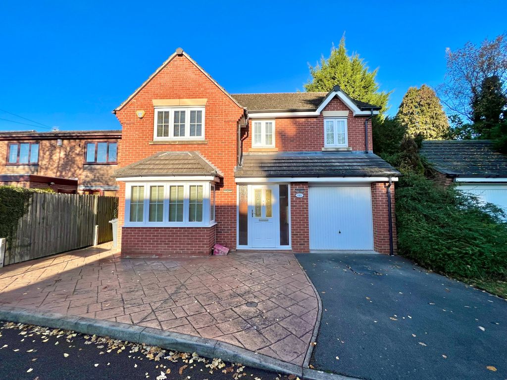 4 bed detached house for sale in Ilsley Drive, Acocks Green, Birmingham B27, £400,000