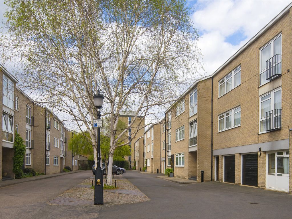 2 bed flat for sale in Chester Close South, London NW1, £795,000
