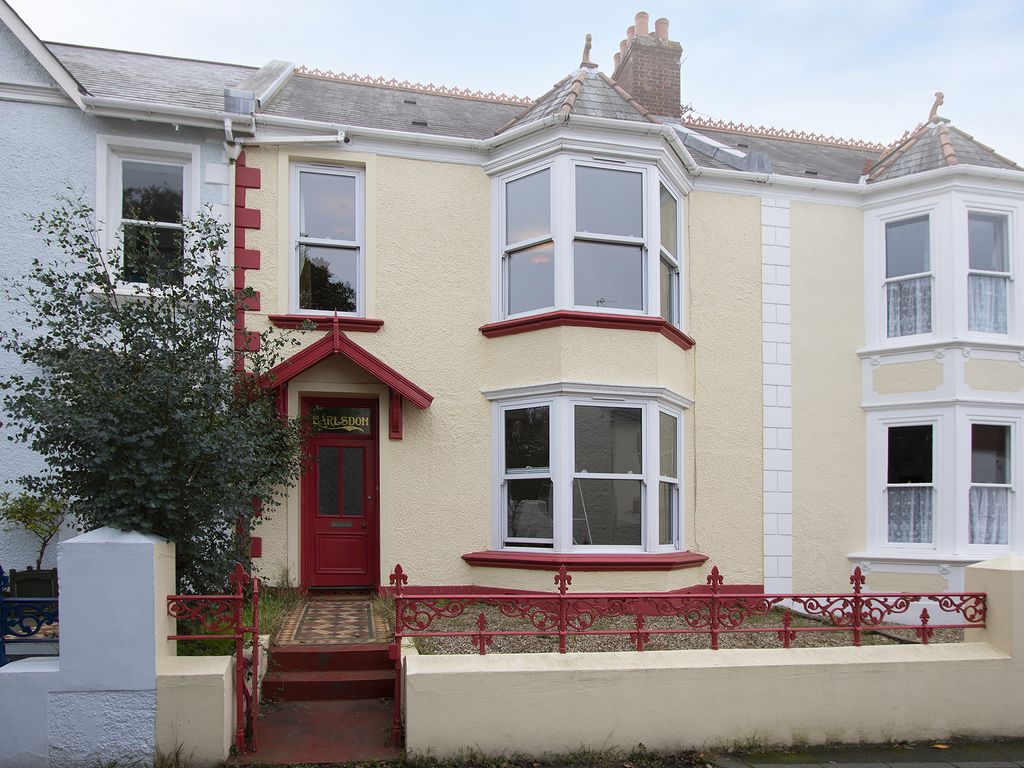 2 bed terraced house to rent in Fosse Andre, St Peter Port, Guernsey GY1, £2,000 pcm