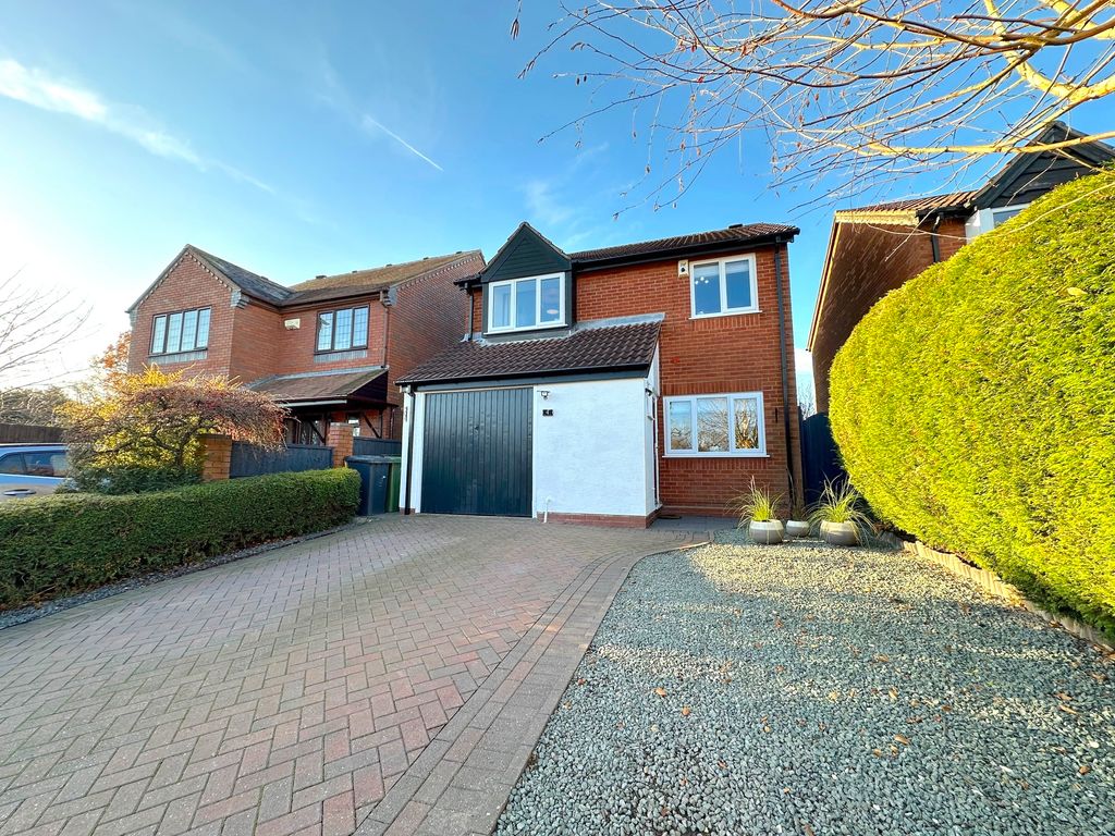 4 bed detached house for sale in Dove Hollow, Cheslyn Hay, Walsall WS6, £335,000