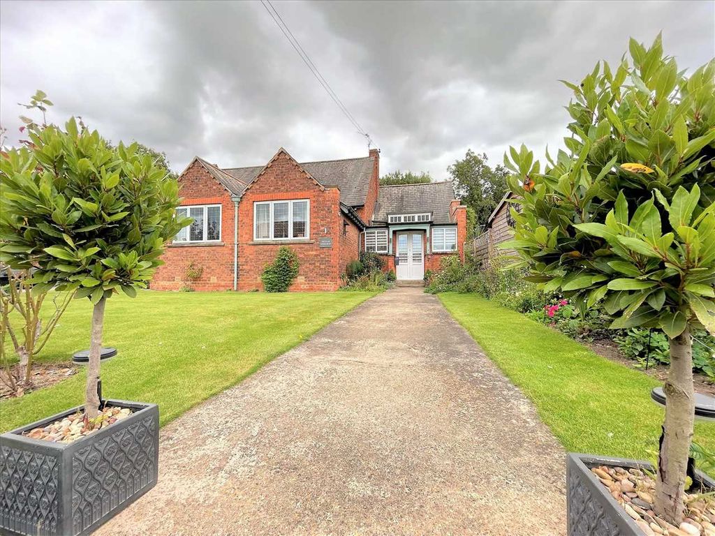 3 bed detached house for sale in The Chapel School House, Farrishes Lane, South Ferriby DN18, £365,000