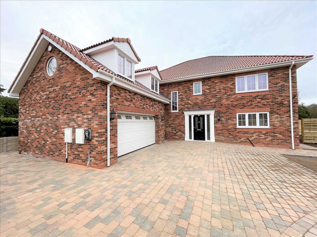 5 bed detached house for sale in Barnetby Lane, (Plot 3), Elsham DN20, £625,000