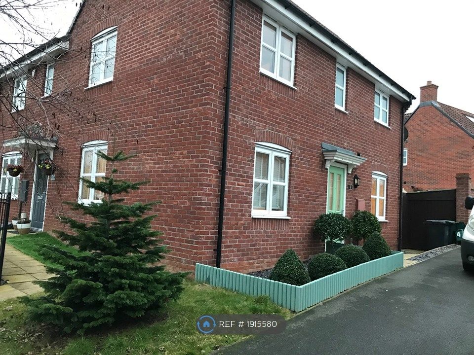 3 bed end terrace house to rent in Gulliver Road, Irthlingborough, Wellingborough NN9, £1,300 pcm