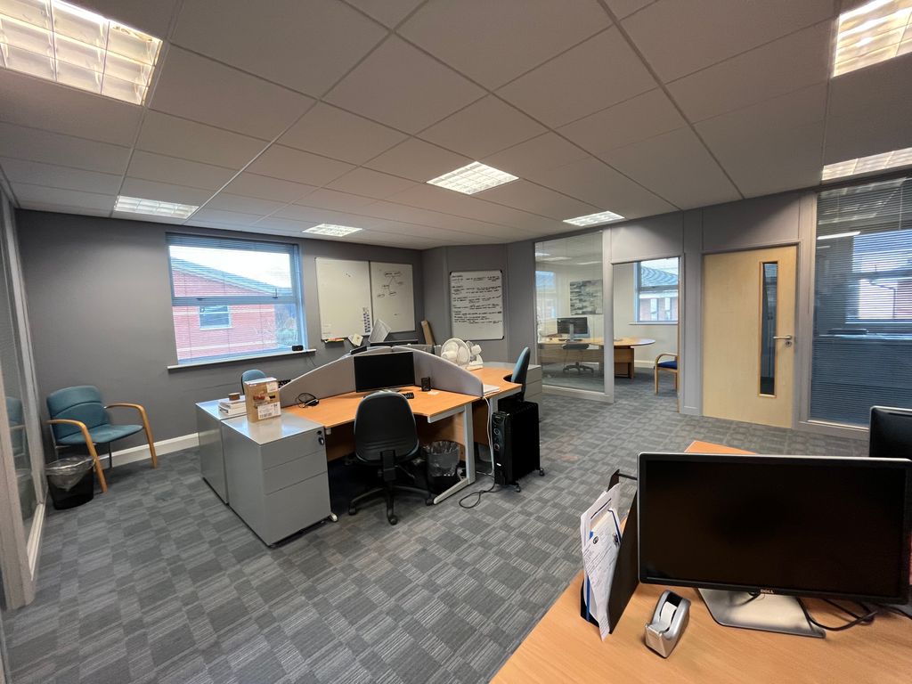 Office to let in 1st Floor, Unit 2, Calder Close, Calder Park, Wakefield WF4, £19,000 pa