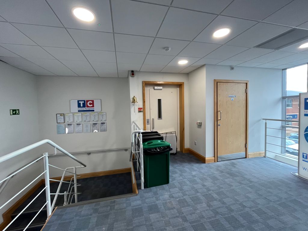 Office to let in 1st Floor, Unit 2, Calder Close, Calder Park, Wakefield WF4, £19,000 pa