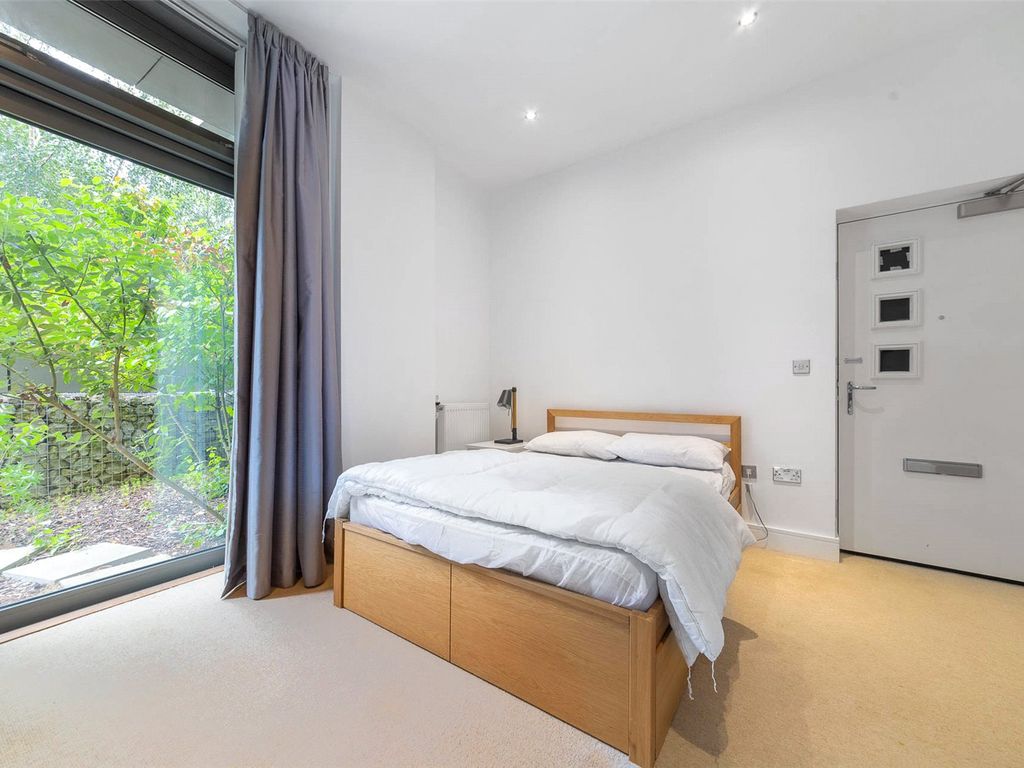2 bed flat for sale in The Crescent, 2 Seager Place, Deptford, London SE8, £450,000