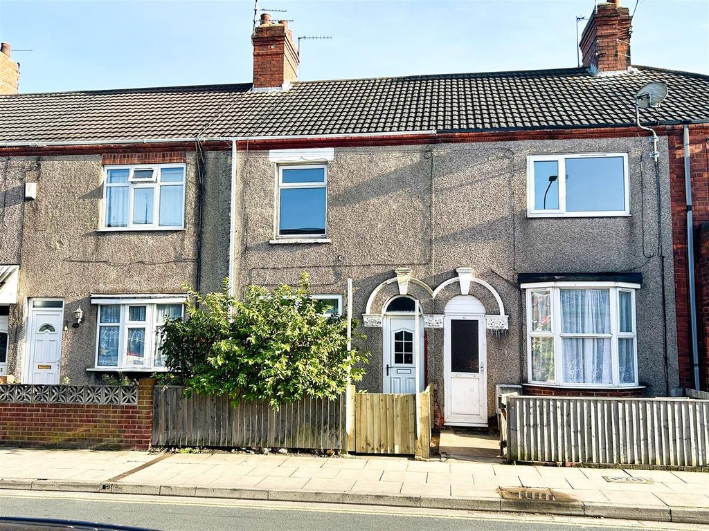 3 bed terraced house for sale in Alexandra Road, Grimsby DN31, £84,950