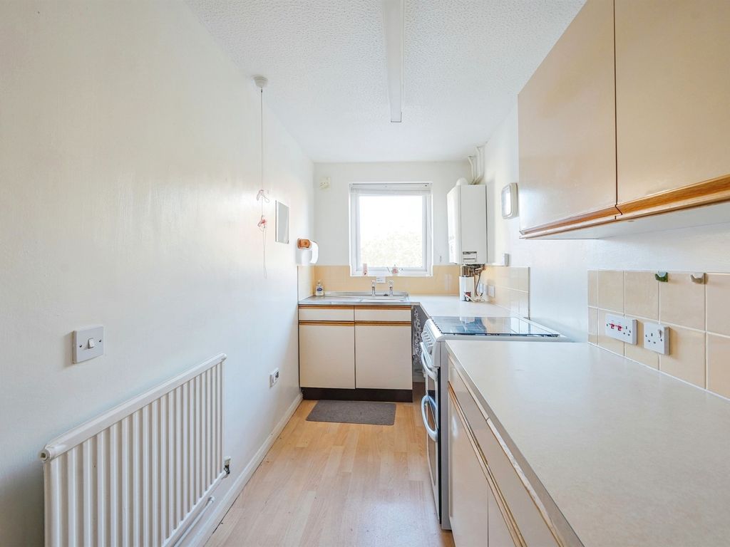 2 bed flat for sale in Henmore Place, Ashbourne DE6, £85,000