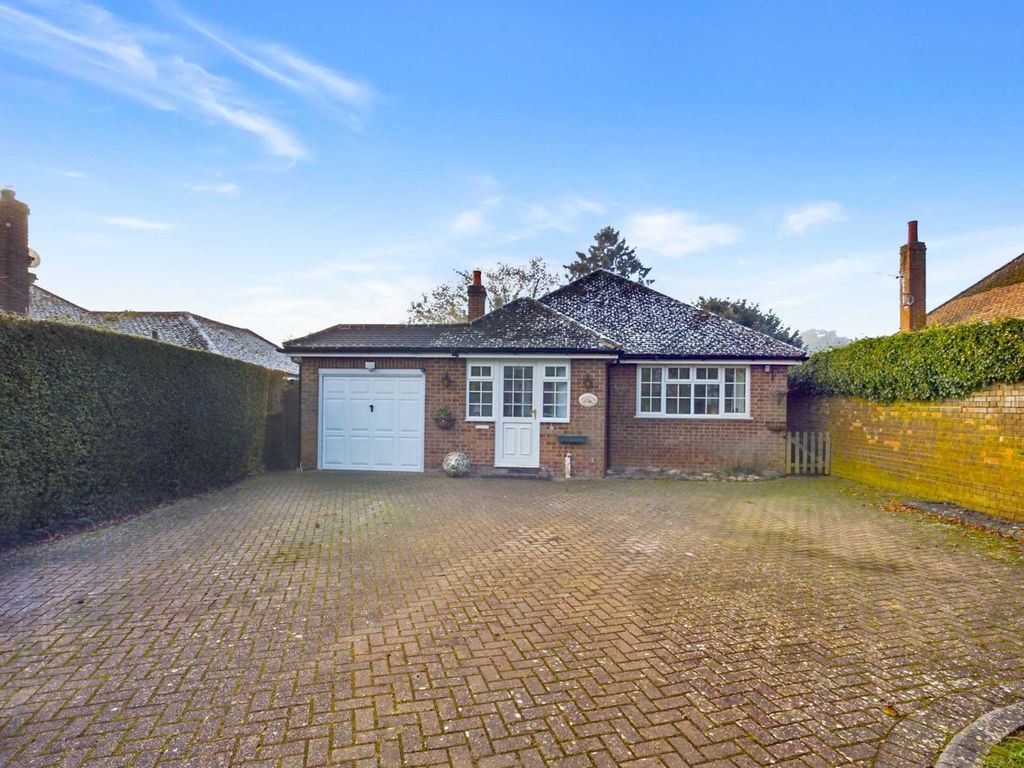 3 bed detached bungalow for sale in Water End, Stokenchurch HP14, £625,000