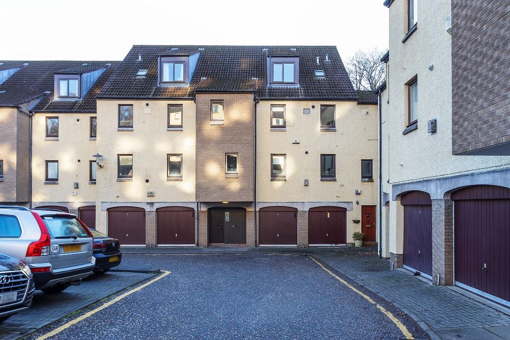 3 bed flat to rent in Damside, Dean Village, Edinburgh EH4, £1,700 pcm