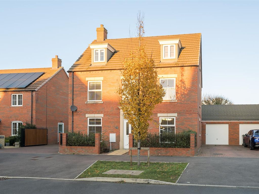 5 bed detached house for sale in Thillans, Cranfield, Bedford MK43, £550,000