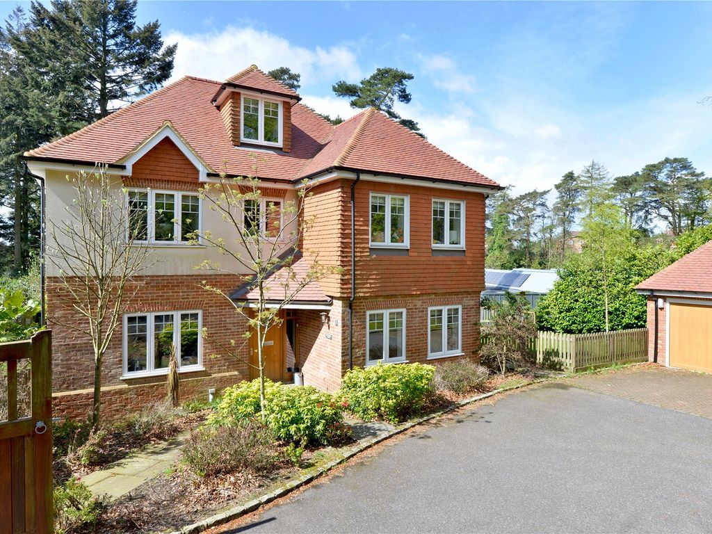 6 bed detached house for sale in Hindhead, Surrey GU26, £1,200,000