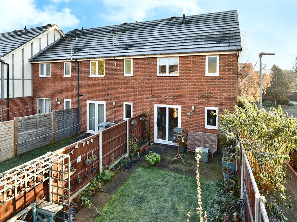 2 bed end terrace house for sale in Flowerscroft, Nantwich, Cheshire CW5, £190,000