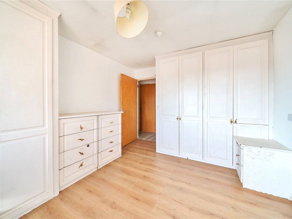 2 bed flat for sale in Ferrydale Lodge, 48 Church Road, London, Greater London NW4, £295,000