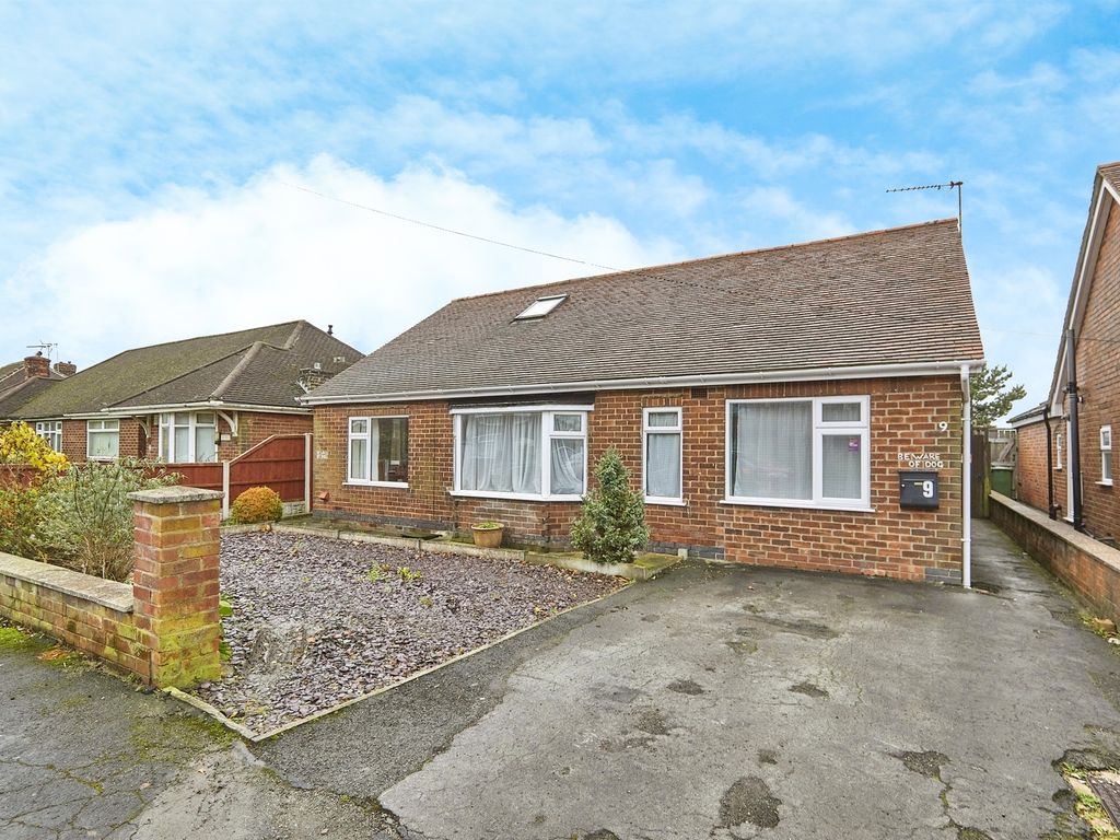 5 bed detached bungalow for sale in Pennine Avenue, Riddings, Alfreton DE55, £290,000