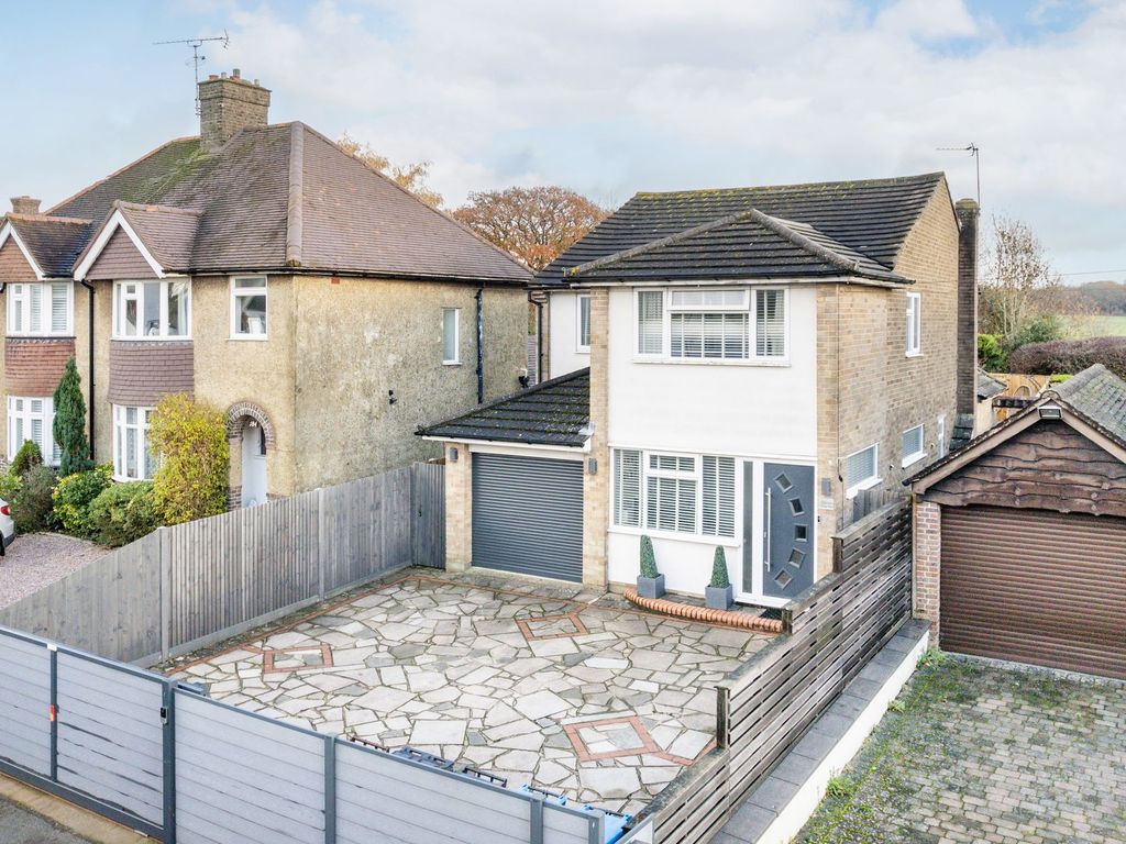 4 bed detached house for sale in Farleigh Road, Warlingham CR6, £700,000