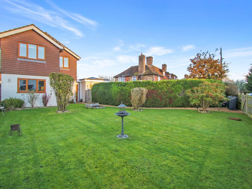 4 bed detached house for sale in Front Road, Woodchurch TN26, £650,000