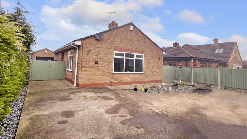 3 bed detached bungalow for sale in Godnow Road, Crowle, Scunthorpe DN17, £225,000