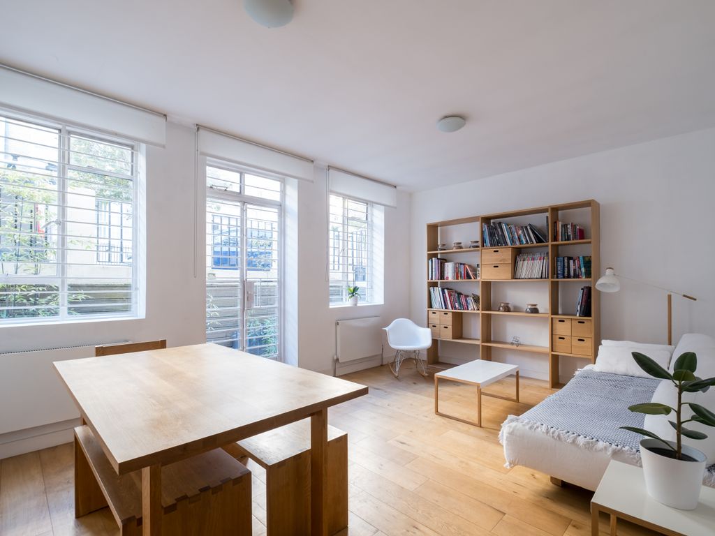 2 bed flat for sale in Hugh Street, London SW1V, £775,000