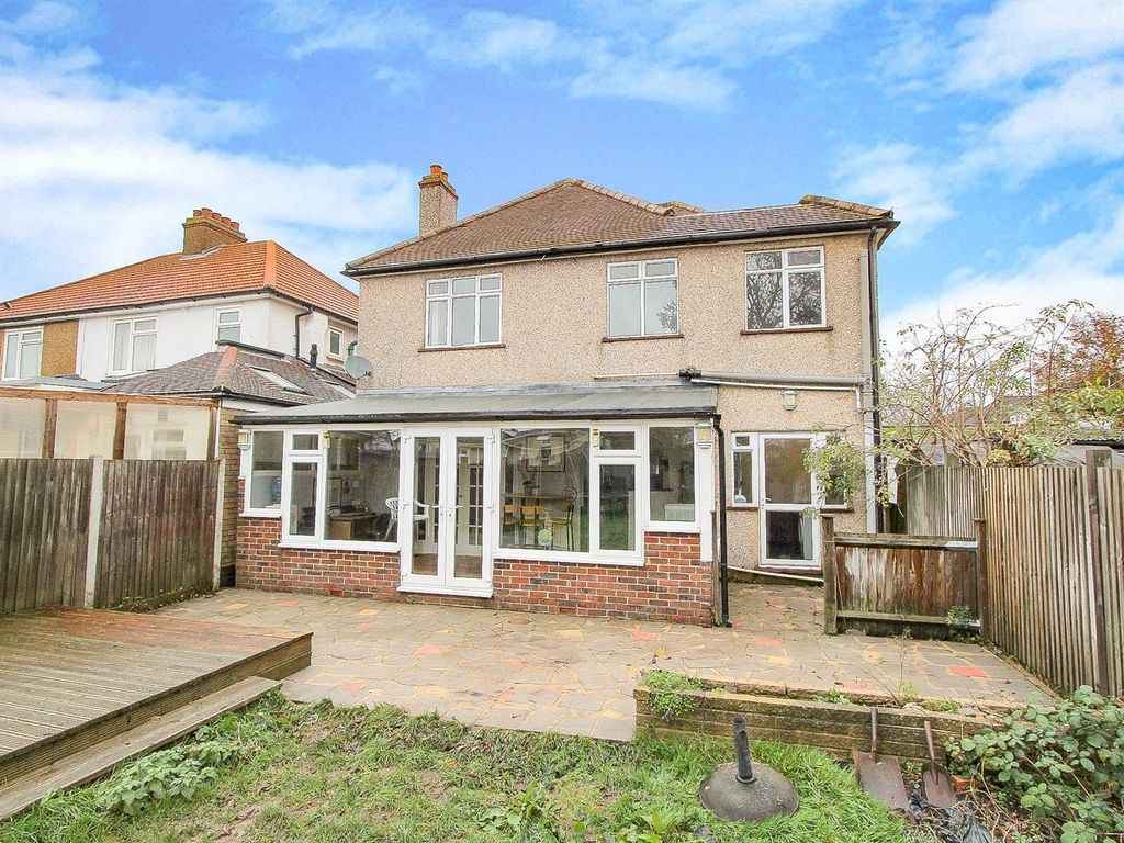 4 bed detached house for sale in Glyn Road, Worcester Park KT4, £700,000