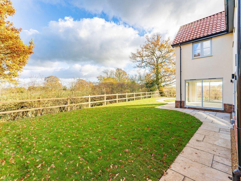 New home, 5 bed detached house for sale in Meadow Flower, Little Fransham NR19, £800,000