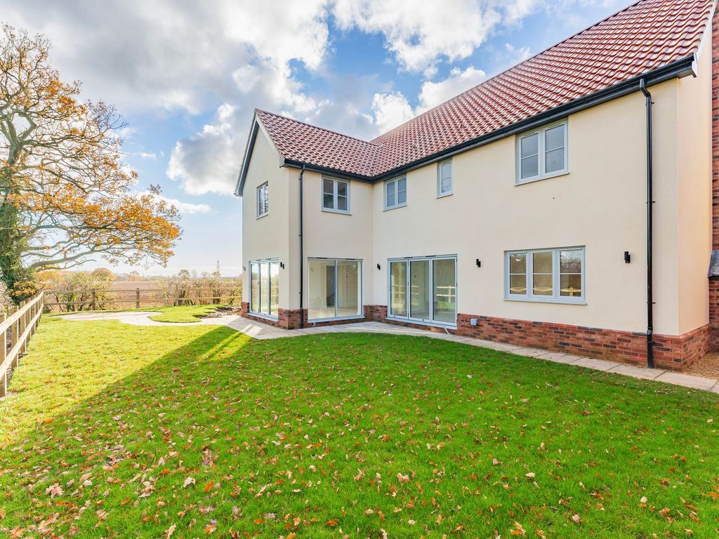 New home, 5 bed detached house for sale in Meadow Flower, Little Fransham NR19, £800,000