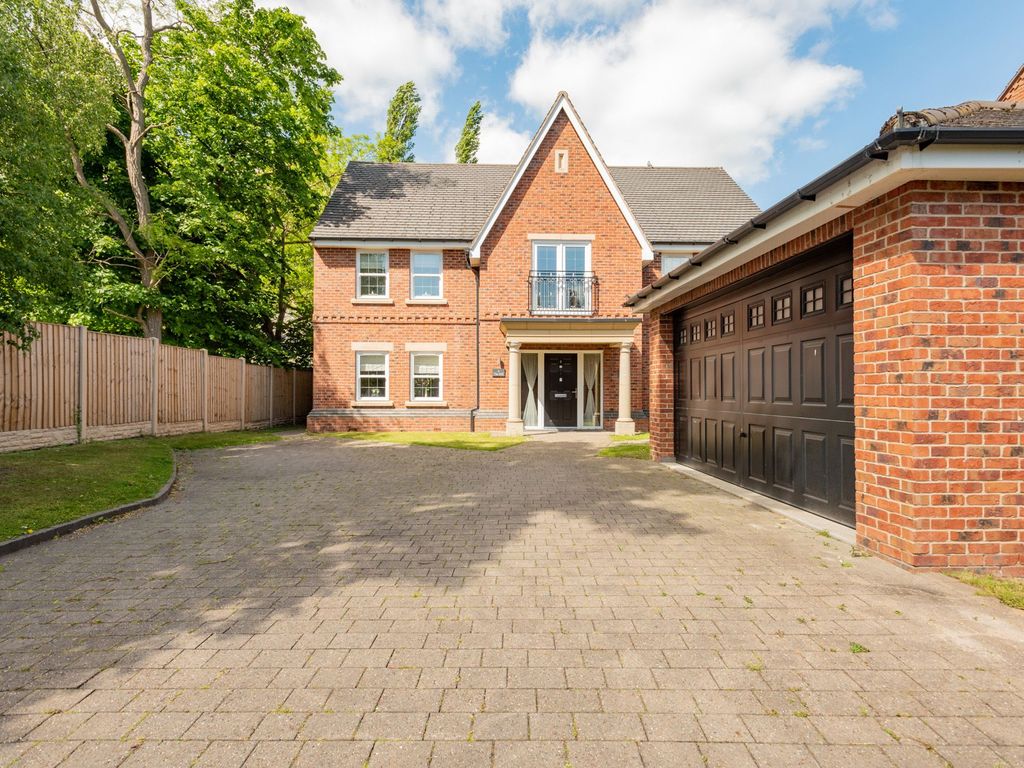 5 bed detached house for sale in The Hill, Glapwell S44, £550,000