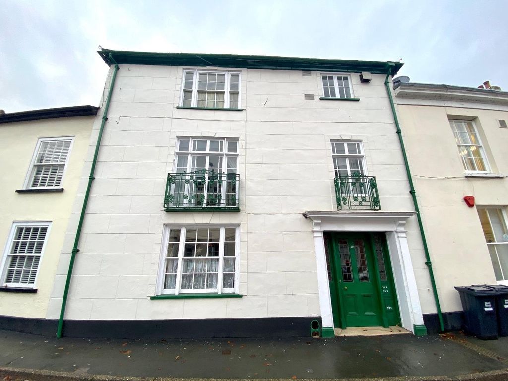 3 bed flat to rent in St. Peter Street, Tiverton, Devon EX16, £900 pcm