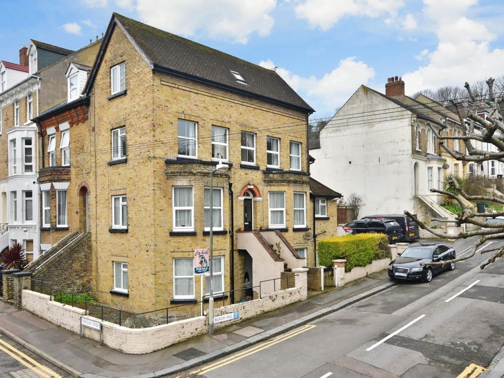 1 bed flat to rent in De Burgh Hill, Dover CT17, £750 pcm