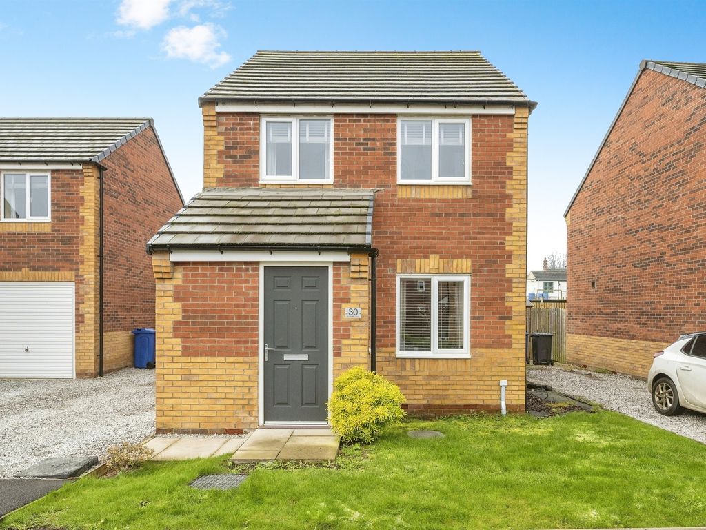 3 bed detached house for sale in St. Peters Drive, Askern, Doncaster DN6, £190,000