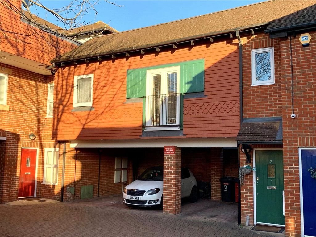 1 bed maisonette for sale in High Street, Theale, Reading RG7, £210,000