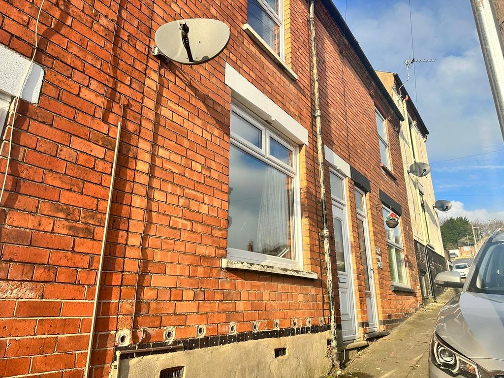 2 bed terraced house for sale in Kent Street, Lincoln LN2, £125,000