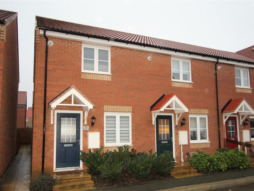 2 bed terraced house to rent in Blackwater Drive, Barleythorpe, Oakham LE15, £850 pcm